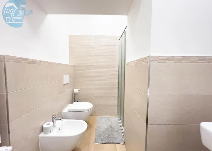 Imbriani 4s Tirabora Short Rent Triëst