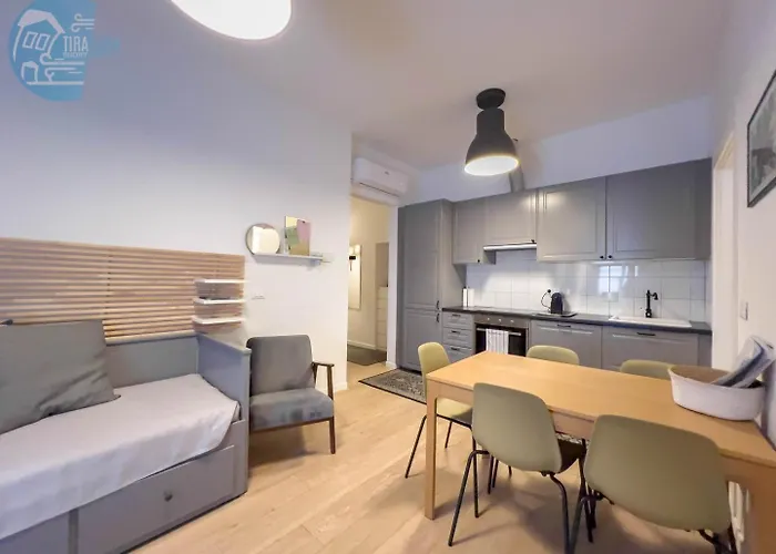 Imbriani 4s Tirabora Short Rent Triëst