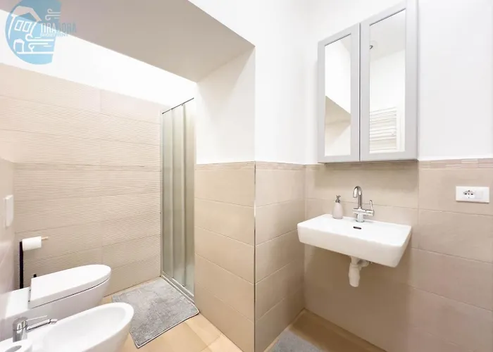 Imbriani 4s Tirabora Short Rent Triëst