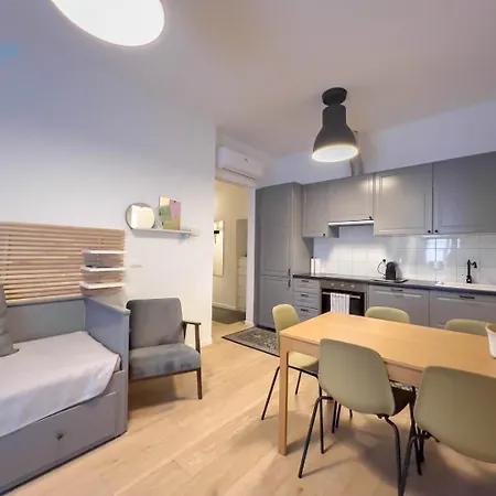 Imbriani 4s Tirabora Short Rent Trieste