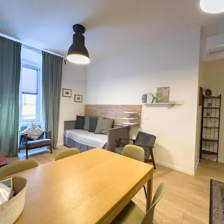 Imbriani 4s Tirabora Short Rent * Trieste