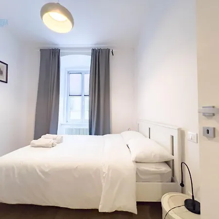 Imbriani 4s Tirabora Short Rent شقة ترييستي
