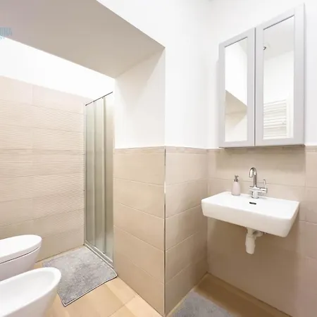 Imbriani 4s Tirabora Short Rent Trieste
